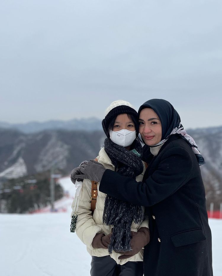 Imel Putri pilih liburan ke Korea dibanding hadiri nikahan Reiner Manopo, intip 11 momen travelingnya