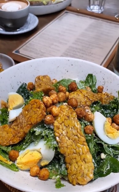 10 Makanan sehat dikonsumsi Ganindra Bimo ini bantu bikin tubuh kekar