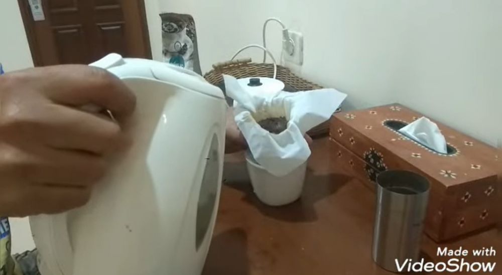 Cara mudah bikin dripper kopi sederhana, bisa manfaatkan botol minum