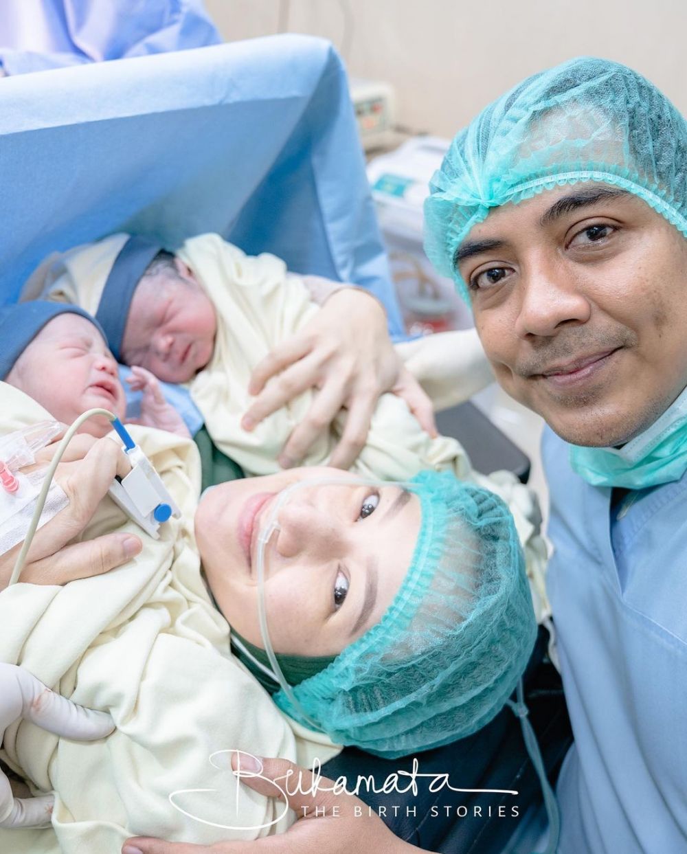 8 Tahun menanti anak laki-laki, ini 9 momen Indri Giana istri Ustaz Riza Muhammad lahirkan bayi kembar