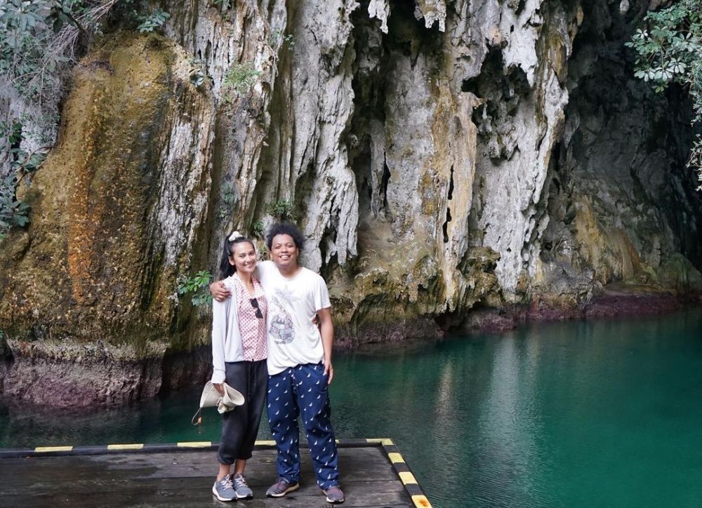 kesederhanaan arie kriting dan indah permatasari © berbagai sumber kesederhanaan arie kriting dan indah permatasari © berbagai sumber