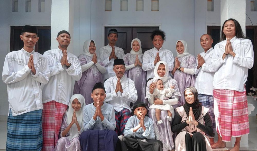 kesederhanaan arie kriting dan indah permatasari © berbagai sumber kesederhanaan arie kriting dan indah permatasari © berbagai sumber