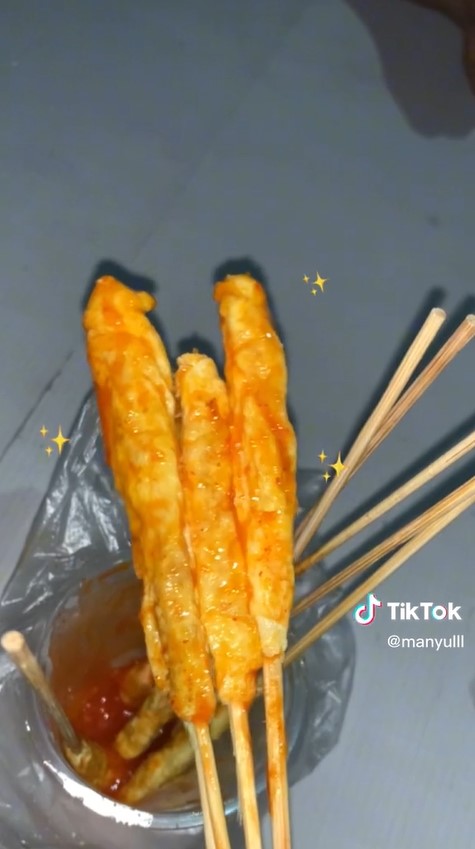 Cara unik bikin telur gulung tanpa minyak dan wajan ini bisa dijual Rp 1.000, hasil tetap mulus