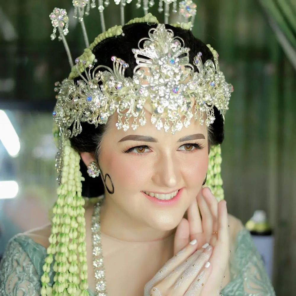 cewek bule jadi pengantin sunda © Berbagai sumber cewek bule jadi pengantin sunda © Berbagai sumber