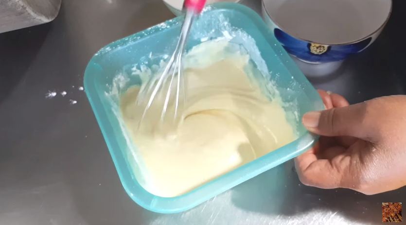 Trik membuat adonan pisang goreng agar renyah seharian dan tak mudah menyerap minyak