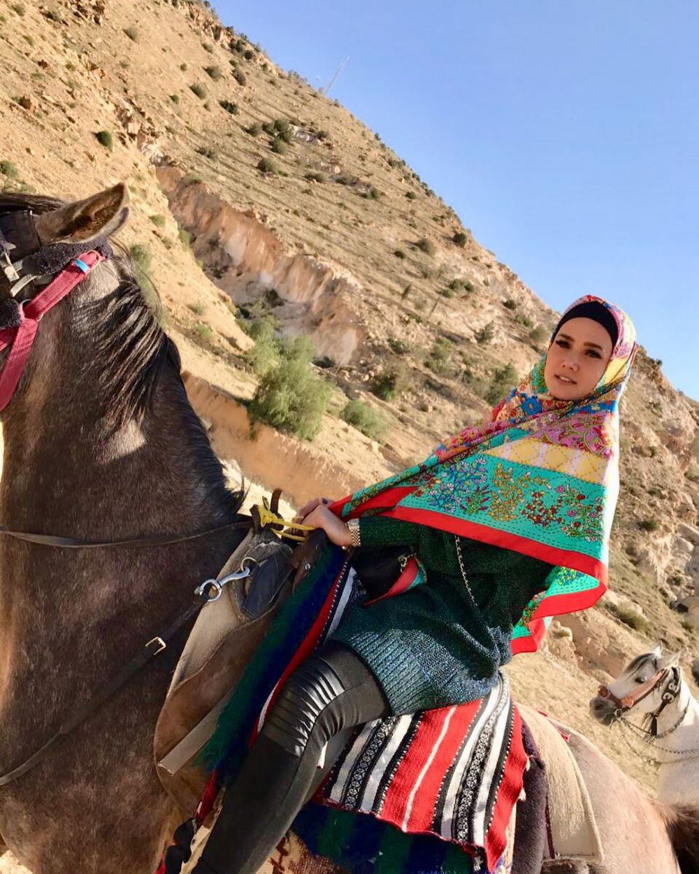 Penampilan penyanyi saat berkuda © Instagram Penampilan penyanyi saat berkuda © Instagram