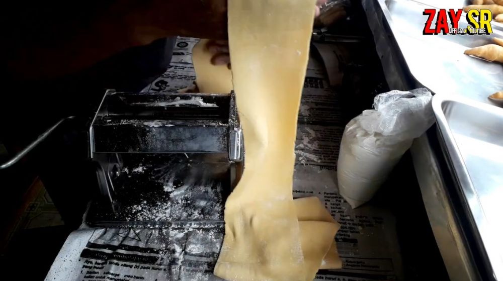 Trik mengatasi adonan molen terlalu lembek supaya tak saling menempel dan lengket