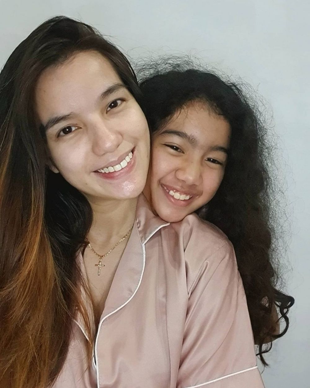 potret kebersamaan sheila marcia dan putri sulungnya © berbagai sumber potret kebersamaan sheila marcia dan putri sulungnya © berbagai sumber