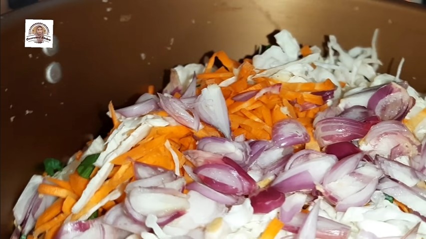 Selain perbanyak sayur, ini trik bikin adonan bakwan ala pedagang biar gurih & tak dominan rasa tepung