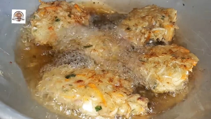 Selain perbanyak sayur, ini trik bikin adonan bakwan ala pedagang biar gurih & tak dominan rasa tepung