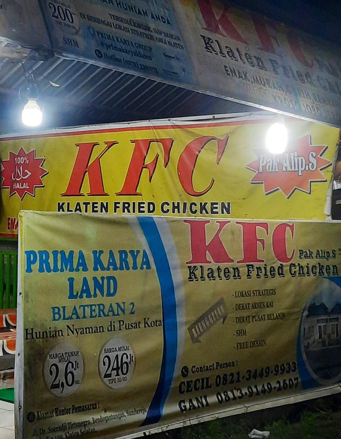 Spanduk kocak nama warung fried chicken Berbagai sumber