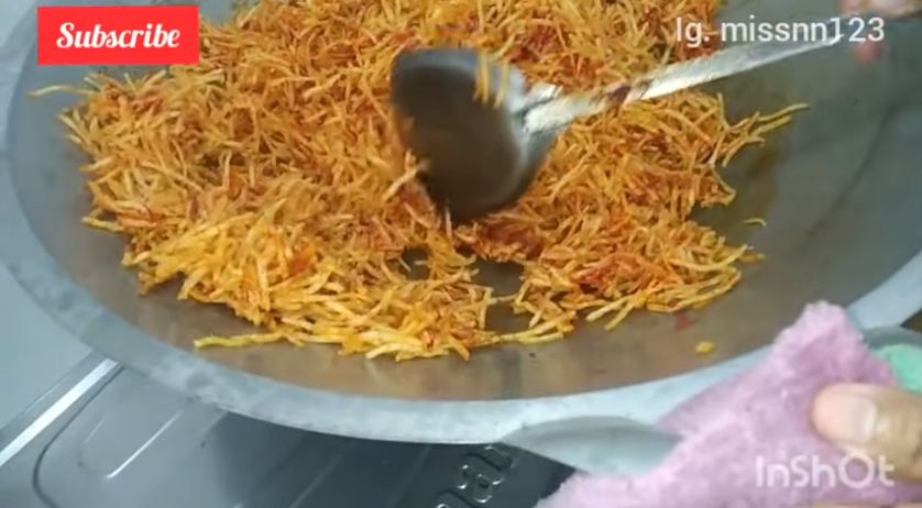 Jangan keliru, ini cara membumbui kentang mustofa agar merata dan tidak menggumpal