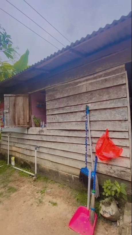 rumah papan apik sederhana © TikTok/@mella0905ig_mellasanusi 