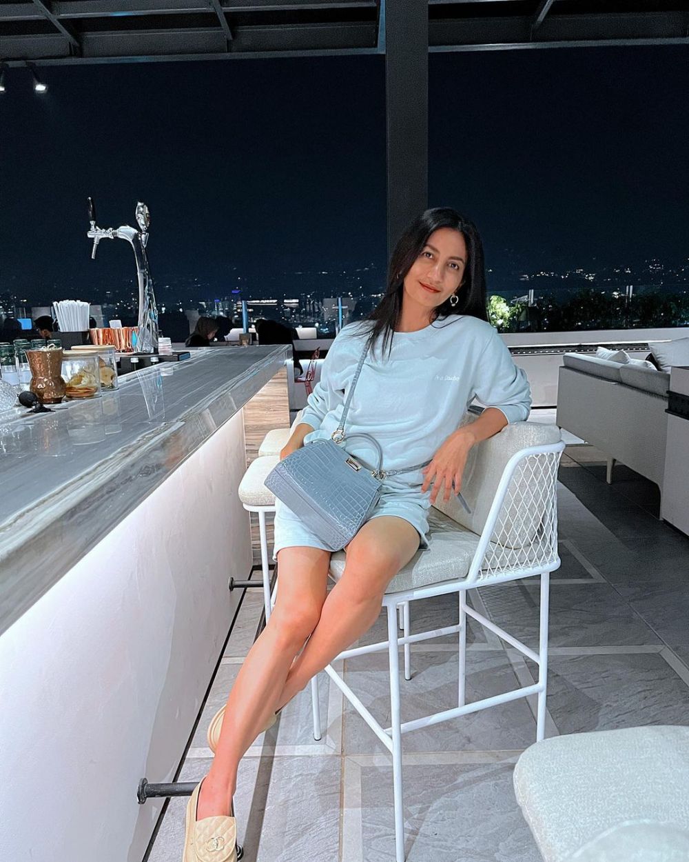 gaya keseharian pesinetron usia 40-an yang dipuji bak ABG © berbagai sumber gaya keseharian pesinetron usia 40-an yang dipuji bak ABG © berbagai sumber