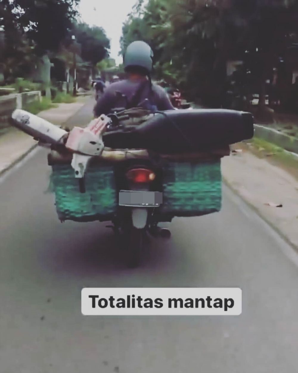 skill orang bawa barang nyeleneh abis © berbagai sumber skill orang bawa barang nyeleneh abis © berbagai sumber