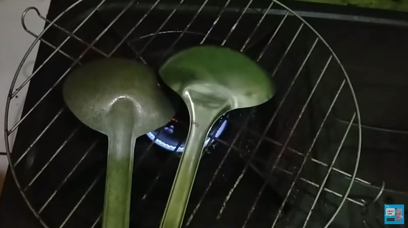 Tak banyak yang tahu, ini trik membuat centong sayur untuk cetakan bakwan agar tidak lengket