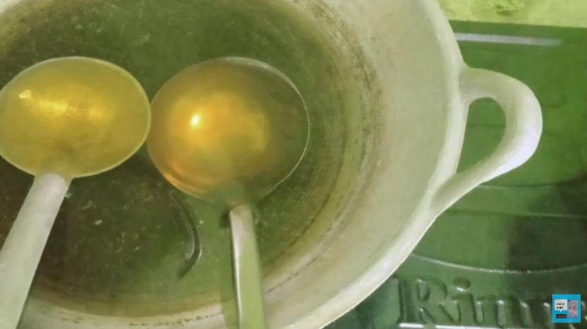 Tak banyak yang tahu, ini trik membuat centong sayur untuk cetakan bakwan agar tidak lengket
