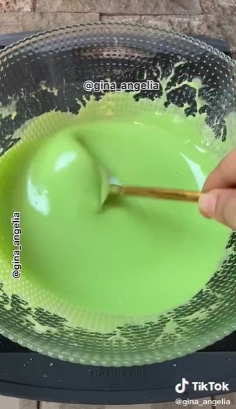 Trik bikin adonan dadar gulung isi kelapa tanpa telur, tetap lembut dan berpori