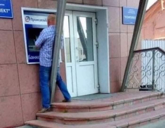 pose orang saat berdiri bikin geleng kepala © 2022 berbagai sumber pose orang saat berdiri bikin geleng kepala © 2022 berbagai sumber