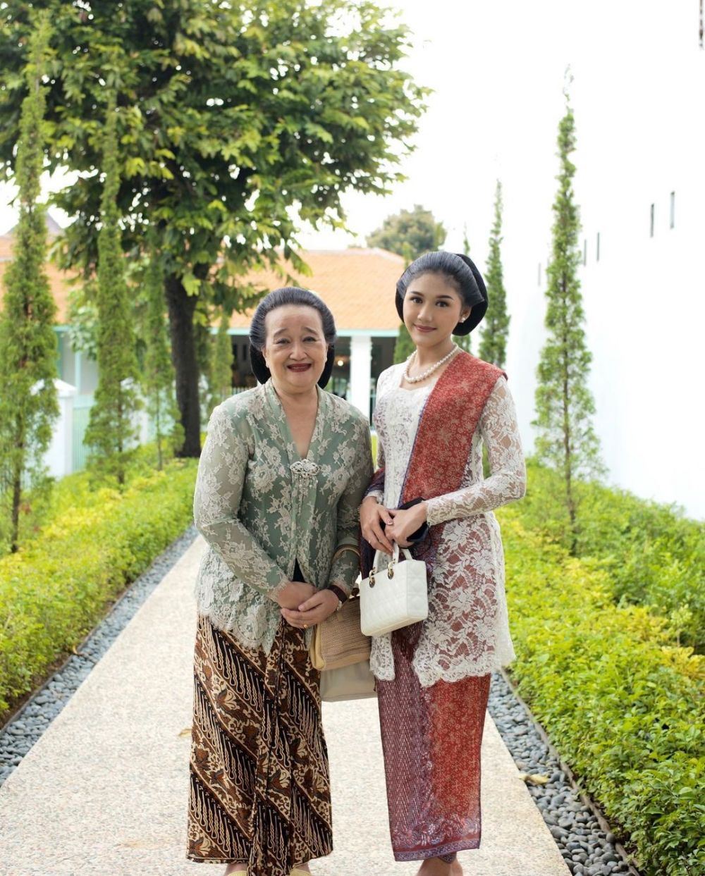 gaya Erina Gudono bak ibu pejabat © Instagram gaya Erina Gudono bak ibu pejabat © Instagram