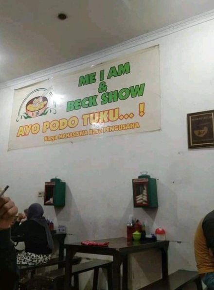 tulisan Inggris pedagang bikin menebak-nebak © berbagai sumber tulisan Inggris pedagang bikin menebak-nebak © berbagai sumber