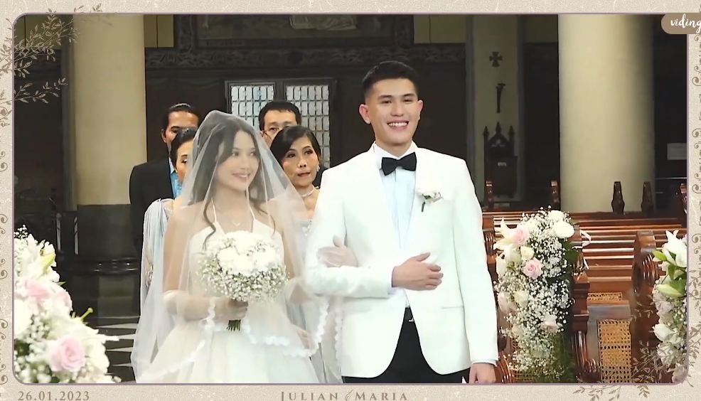 momen pemberkatan julian jacob dan mirriam eka © berbagai sumber