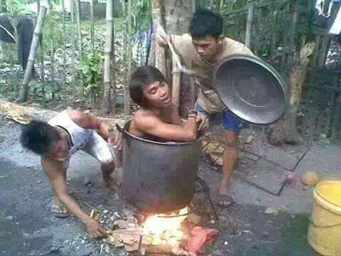 tingkah absurd orang nggak di tempatnya © berbagai sumber