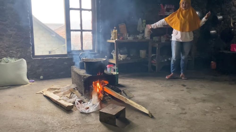 dapur sederhana novi pedangdut jadi petani © berbagai sumber