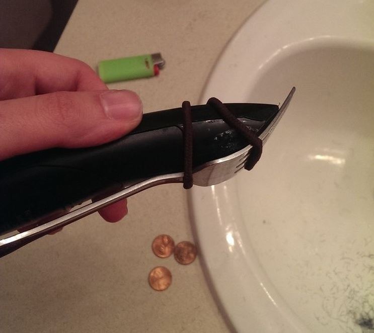 pakai peralatan makan © berbagai sumber