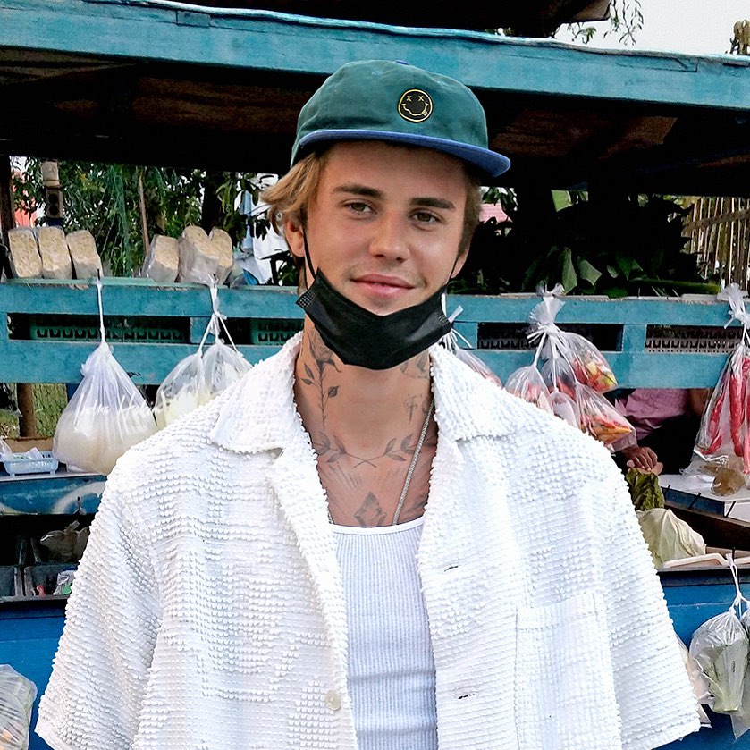 Foto editan artis top dunia kalau nongkrong di Indonesia Berbagai sumber Foto editan artis top dunia kalau nongkrong di Indonesia Berbagai sumber