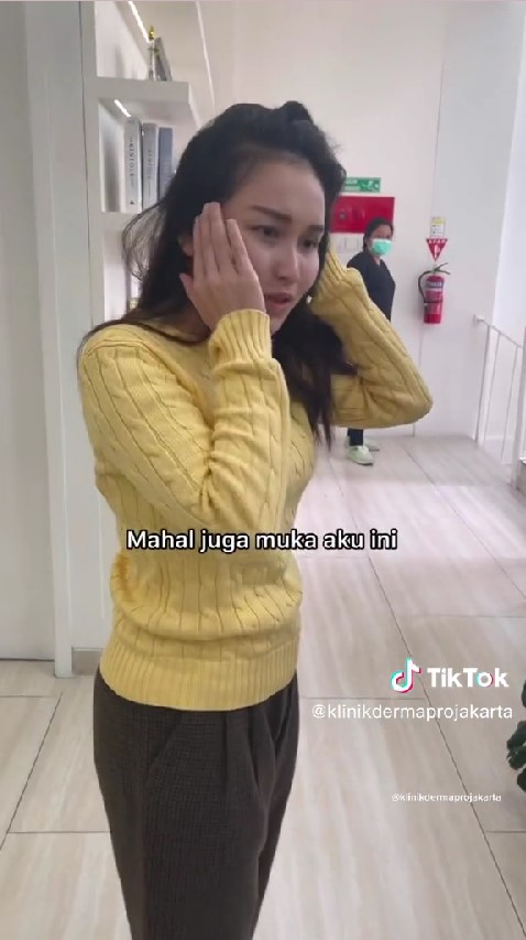 biaya klinik kecantikan Ayu Ting Ting 130 juta © berbagai sumber biaya klinik kecantikan Ayu Ting Ting 130 juta © berbagai sumber