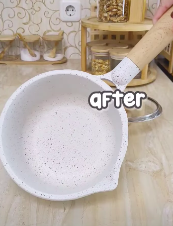 Cara hilangkan noda makanan di panci coating, cuma pakai satu bahan dapur