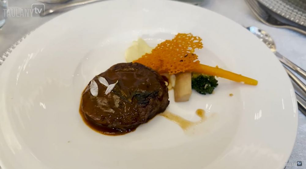 8 Hidangan di pernikahan Kiky Saputri ini komplet dan mewah abis