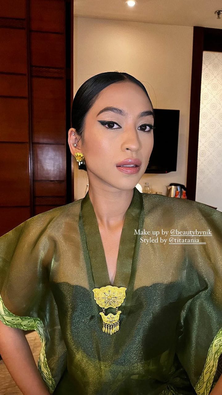 gaya seleb hadiri pernikahan mikha dan deva © instagram gaya seleb hadiri pernikahan mikha dan deva © instagram