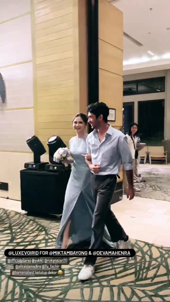 gaya seleb hadiri pernikahan mikha dan deva © instagram