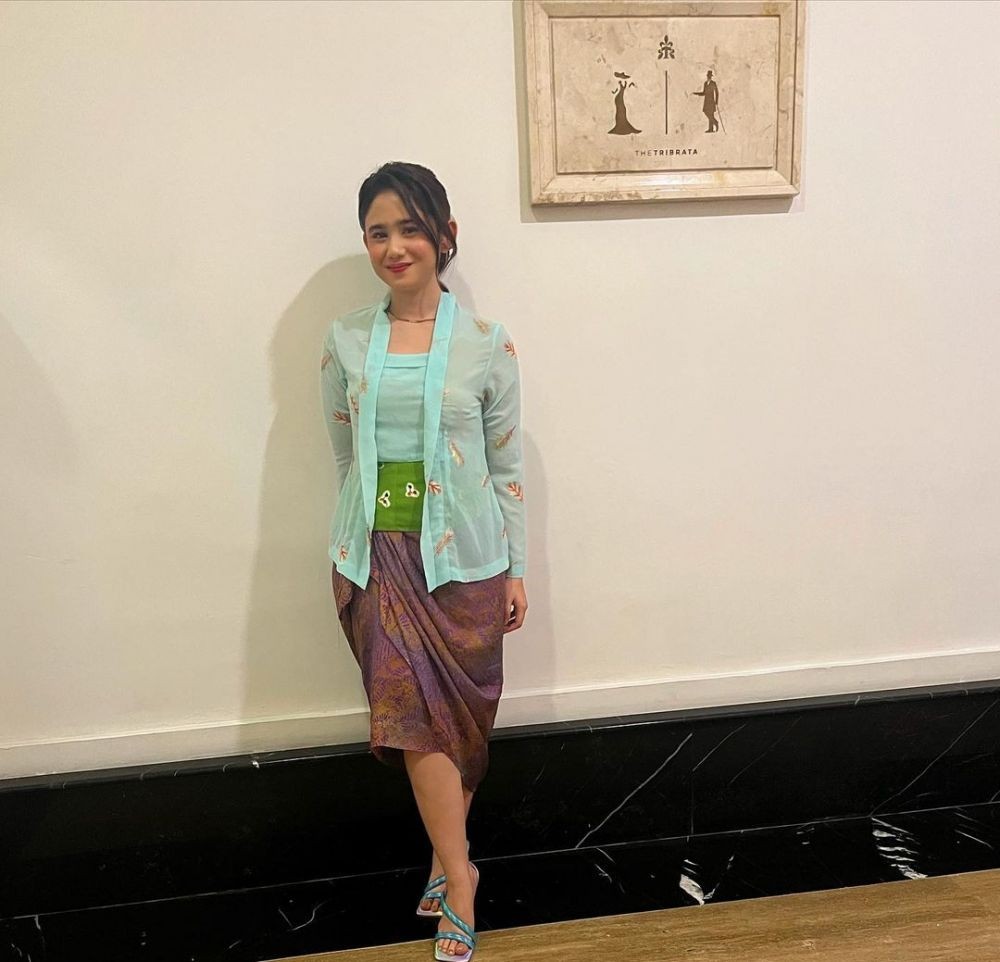 gaya seleb di pernikahan kiky saputri © instagram gaya seleb di pernikahan kiky saputri © instagram