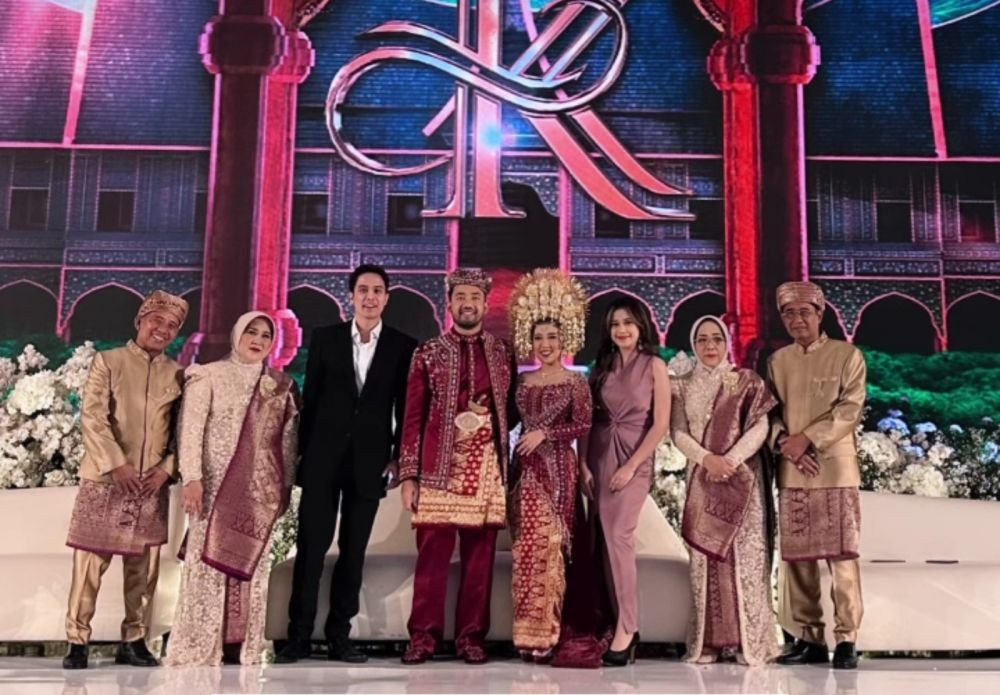 gaya seleb di pernikahan kiky saputri © instagram gaya seleb di pernikahan kiky saputri © instagram