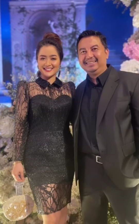 gaya seleb di pernikahan kiky saputri © instagram