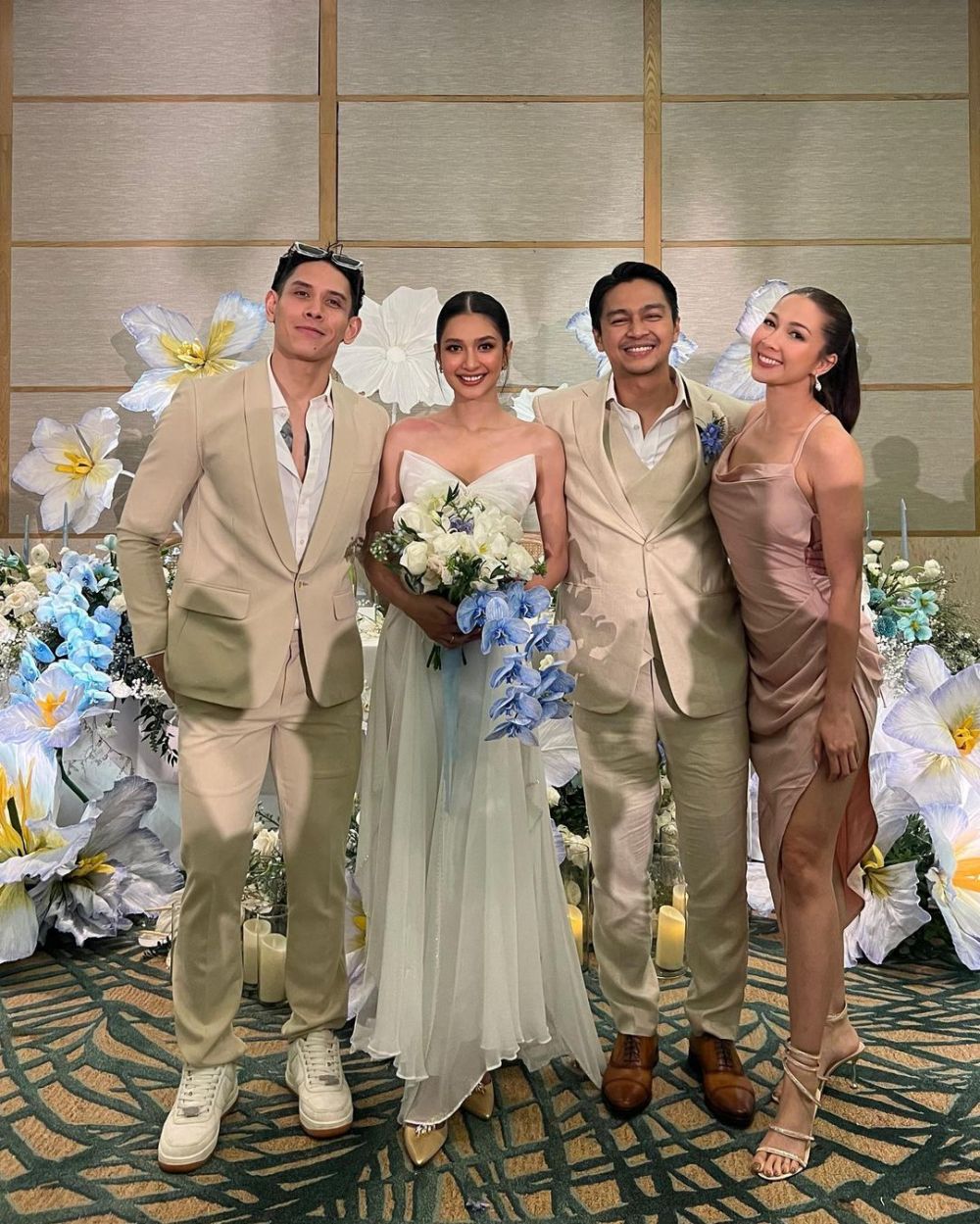 gaya seleb hadiri pernikahan mikha dan deva © instagram gaya seleb hadiri pernikahan mikha dan deva © instagram