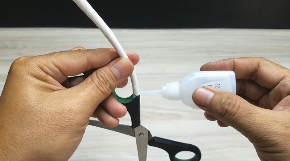 Jangan langsung dibuang, begini cara mudah memperbaiki gagang gunting yang patah