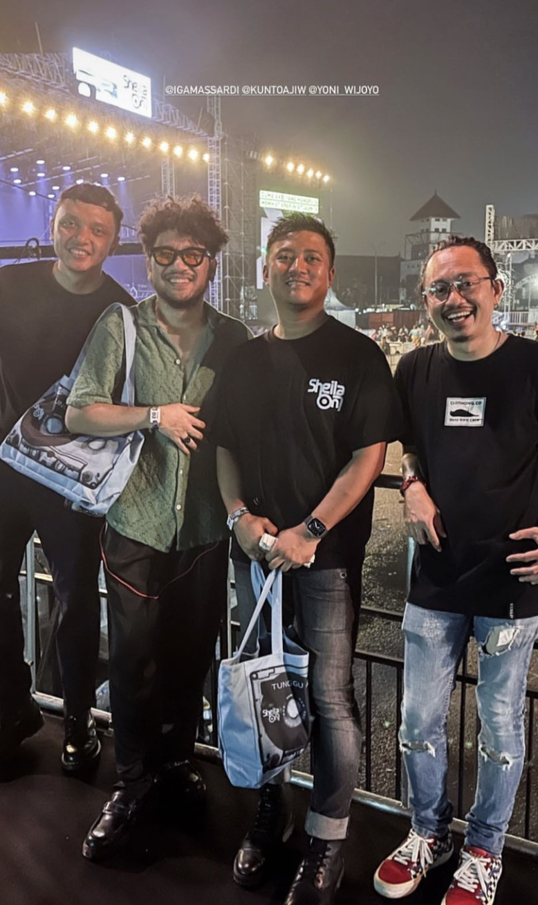 seleb nonton konser sheila © instagram