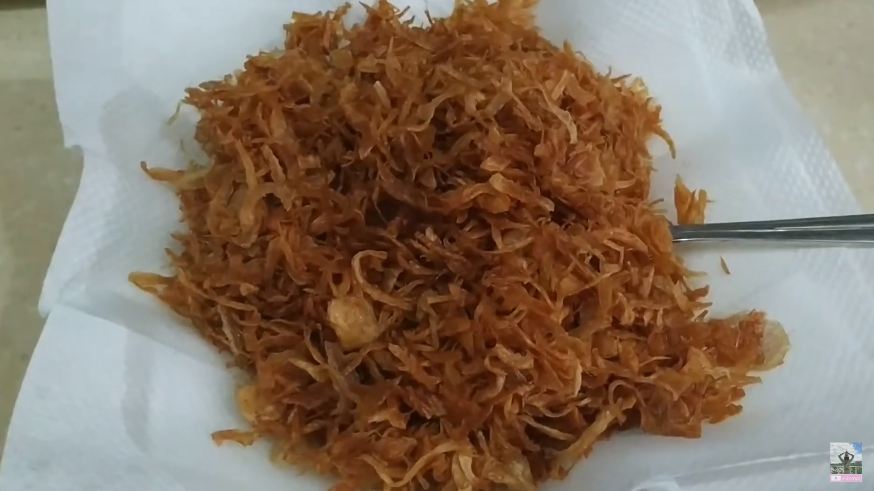 Trik menyimpan bawang goreng agar renyah dan tahan hingga berbulan-bulan