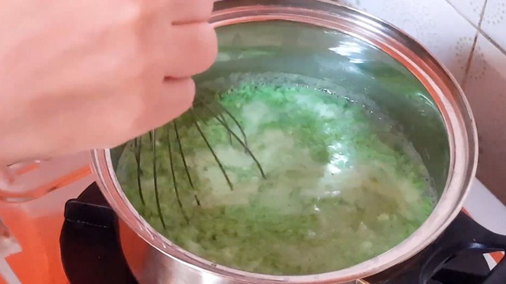 7 Trik membuat puding lumut supaya tak mengendap dan hasilnya antiamis