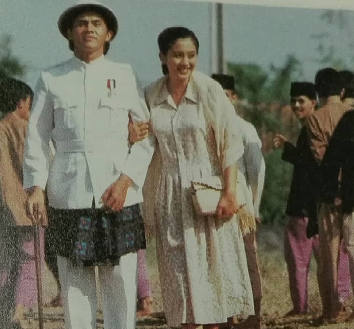 potret masa muda Sandy Nayoan Sengsara Membawa Nikmat © berbagai sumber potret masa muda Sandy Nayoan Sengsara Membawa Nikmat © berbagai sumber