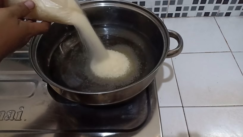 5 Cara bikin sirup gula ala pedagang minuman, hasilnya manis, kental, dan banyak