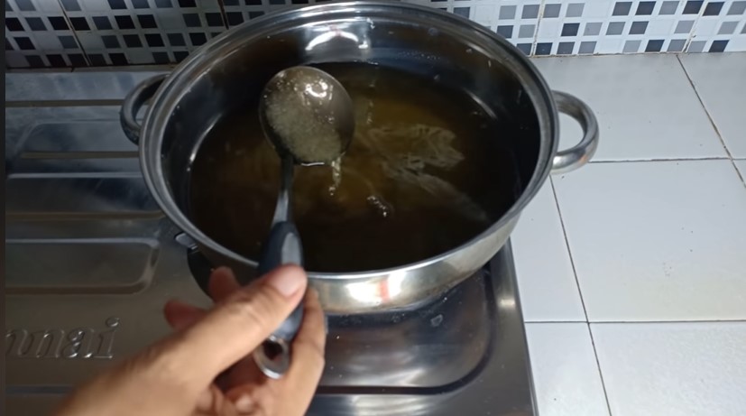 5 Cara bikin sirup gula ala pedagang minuman, hasilnya manis, kental, dan banyak