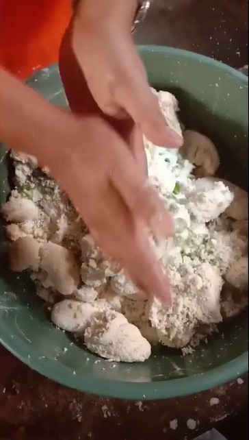 Trik membuat adonan combro yang renyah dan tetap empuk walau sudah dingin