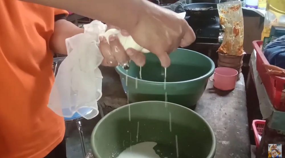 Trik membuat adonan combro yang renyah dan tetap empuk walau sudah dingin