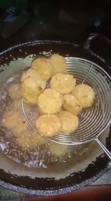 Trik membuat adonan combro yang renyah dan tetap empuk walau sudah dingin