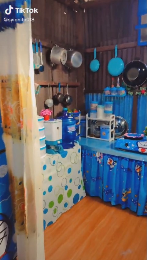 makeover dapur dari atap asbes serba doraemon © TikTok/@syionita16 